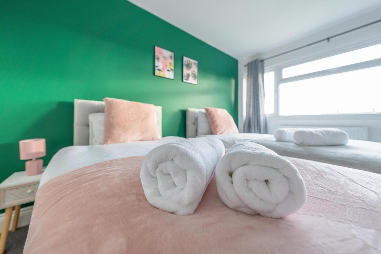 Contractor Accommodation Near Heathrow, Windsor Minutes From M4 سلوف المظهر الخارجي الصورة