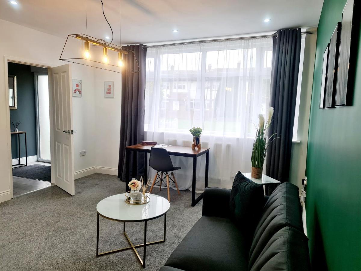 Contractor Accommodation Near Heathrow, Windsor Minutes From M4 سلوف المظهر الخارجي الصورة